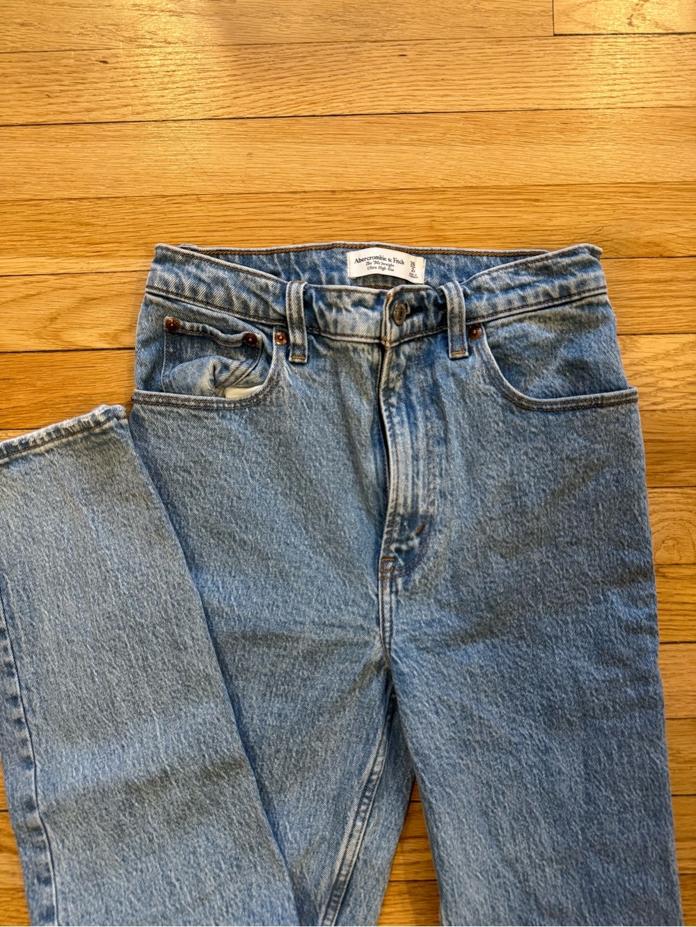 Abercrombie & Fitch The 90s Straight High Rise Denim Size 26/2R